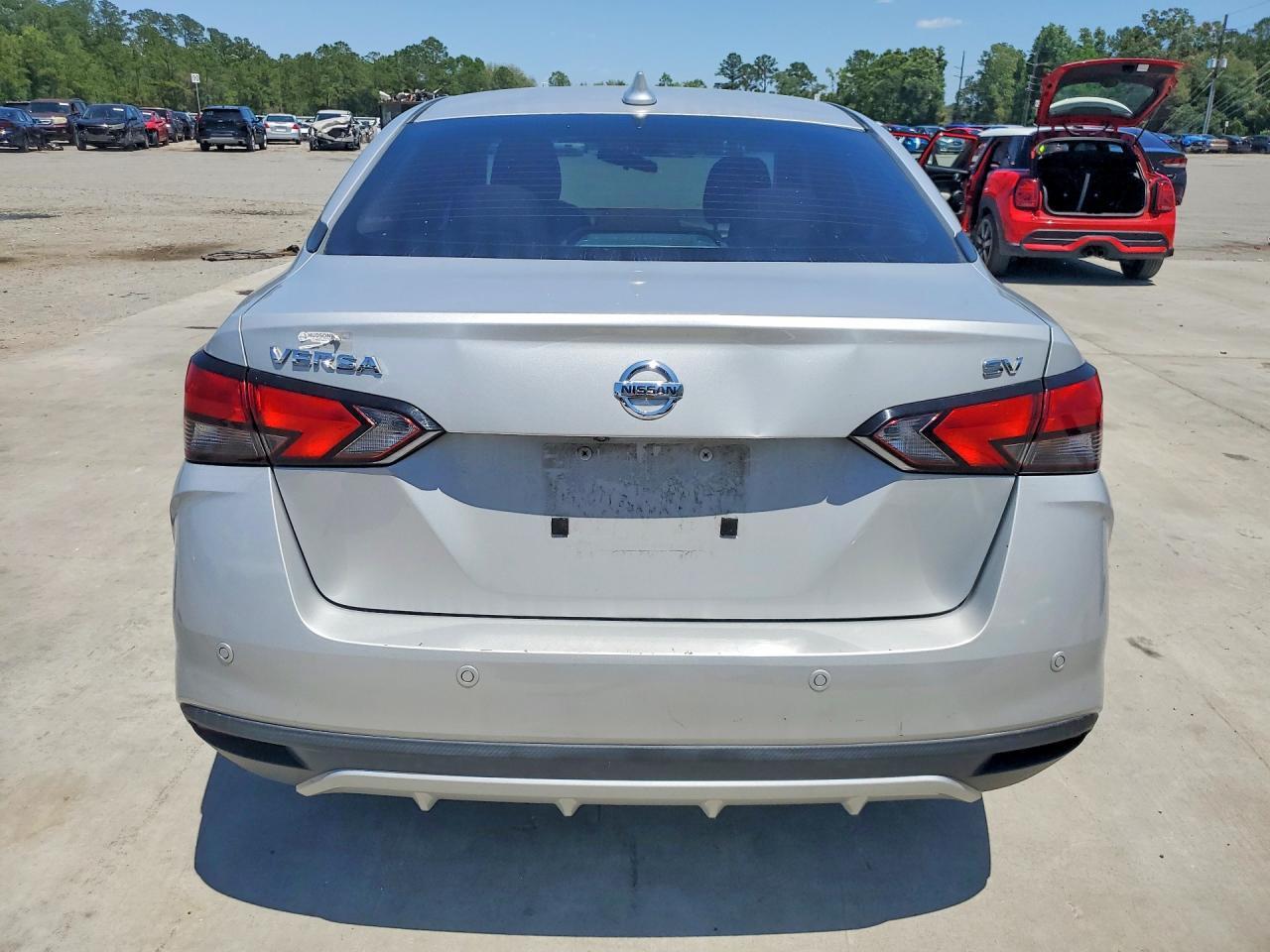 2020 Nissan Versa Sv - Image 6