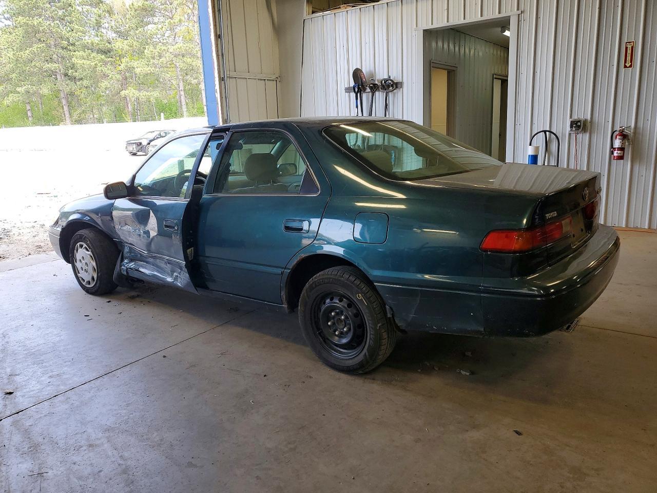 1998 Toyota Camry Le - Image 2