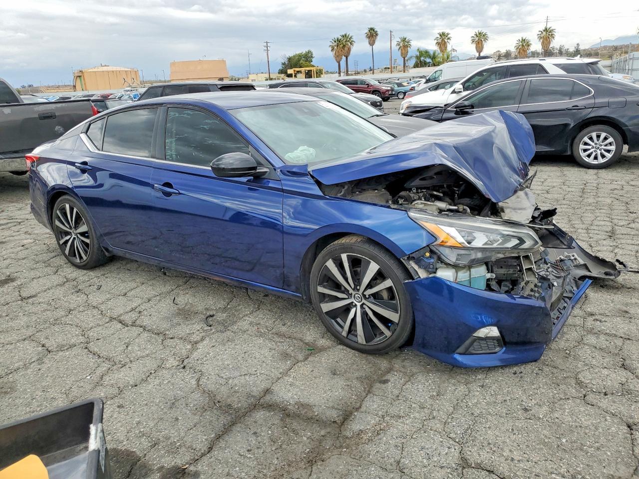 2020 Nissan Altima Sr - Фото 4
