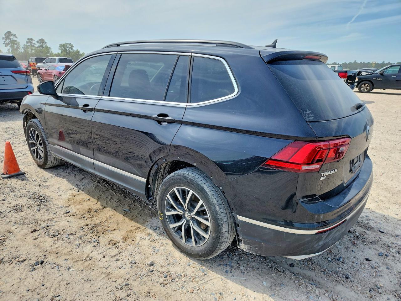 2020 Volkswagen Tiguan Se - Фото 2