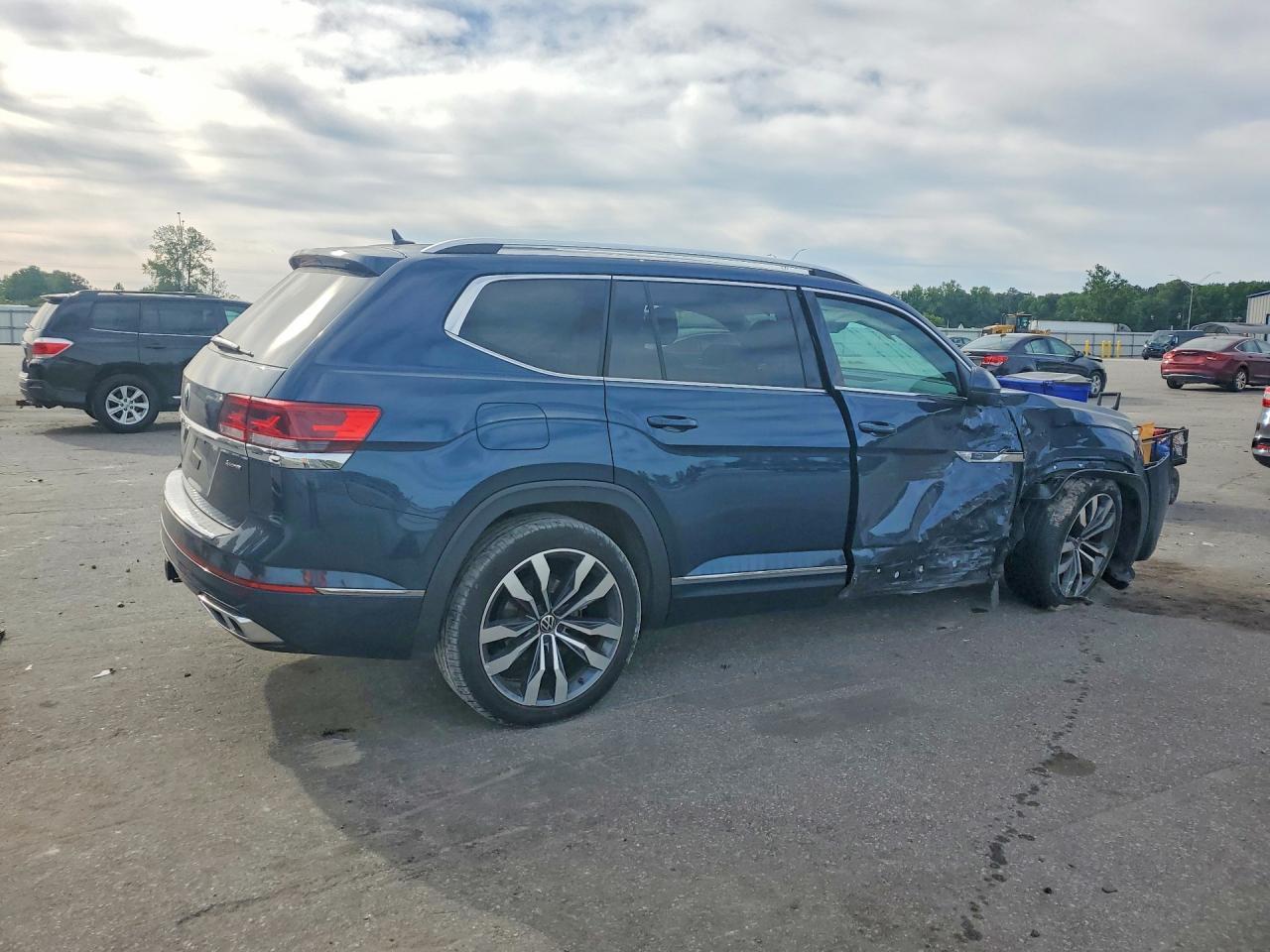 2023 Volkswagen Atlas Sel Premium R-Line - Фото 3