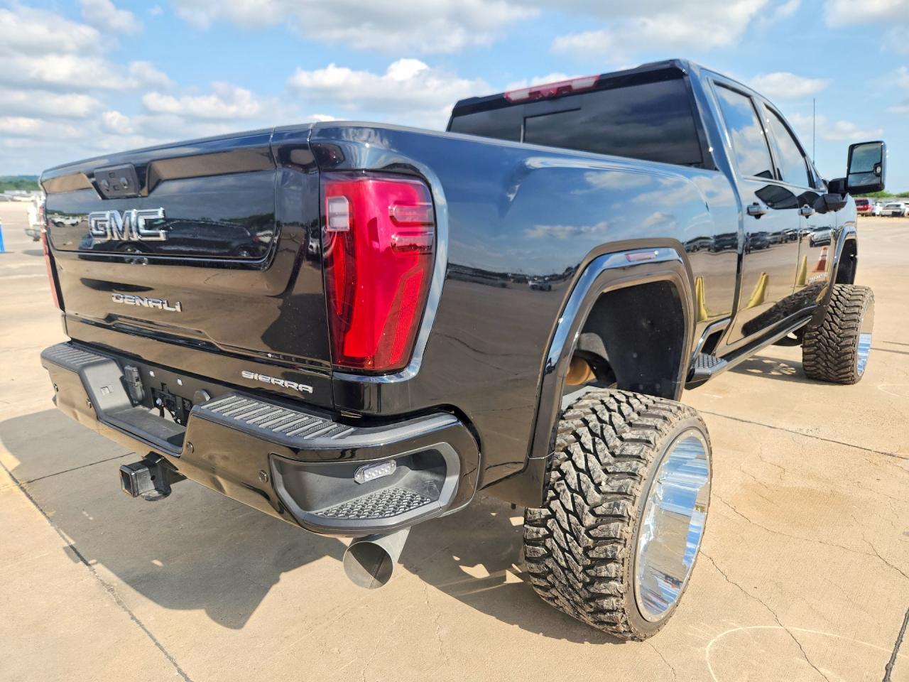 2024 GMC Sierra K2500 Denali Ultimate - Фото 3