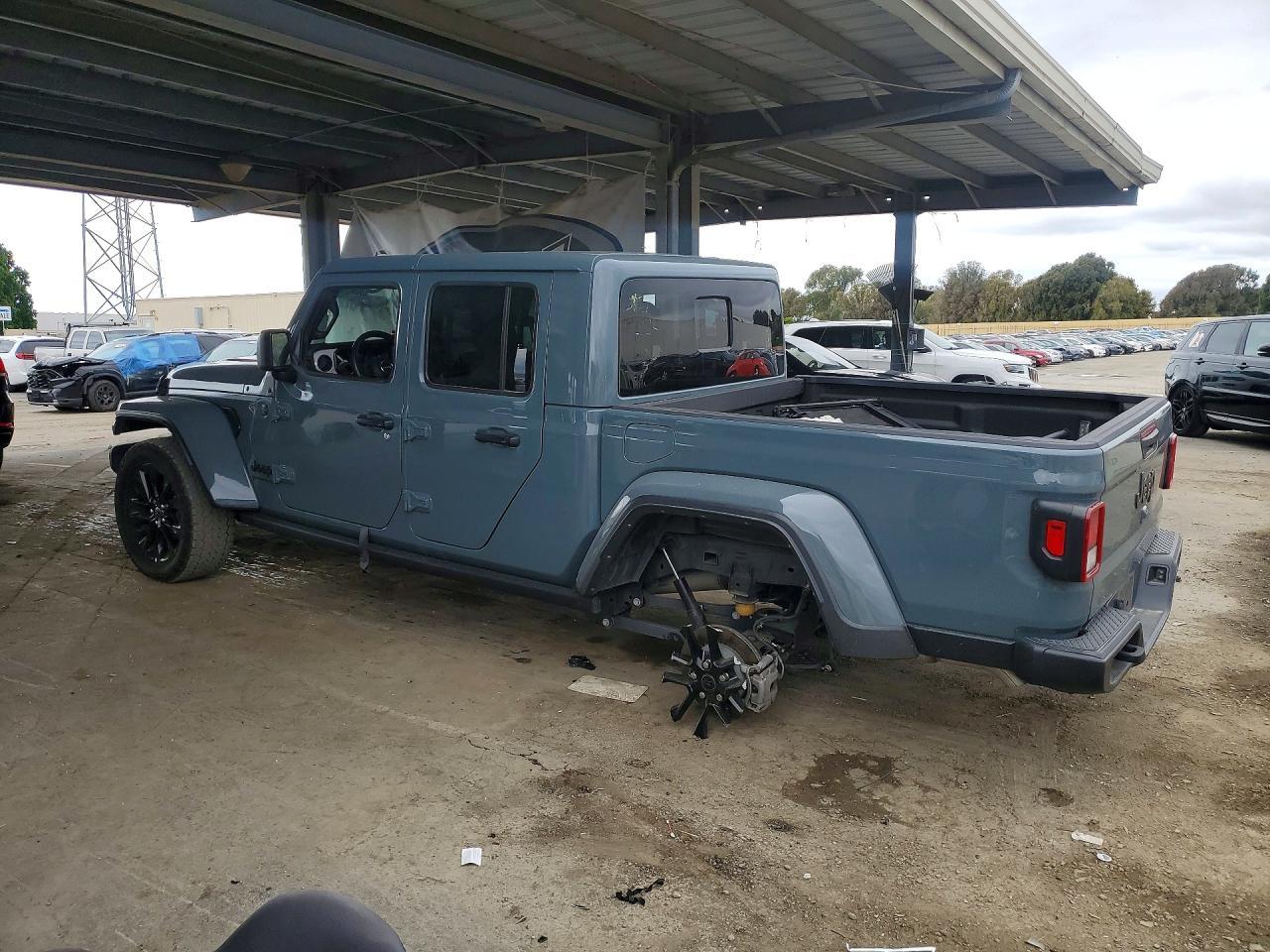 2024 Jeep Gladiator Sport - Image 2