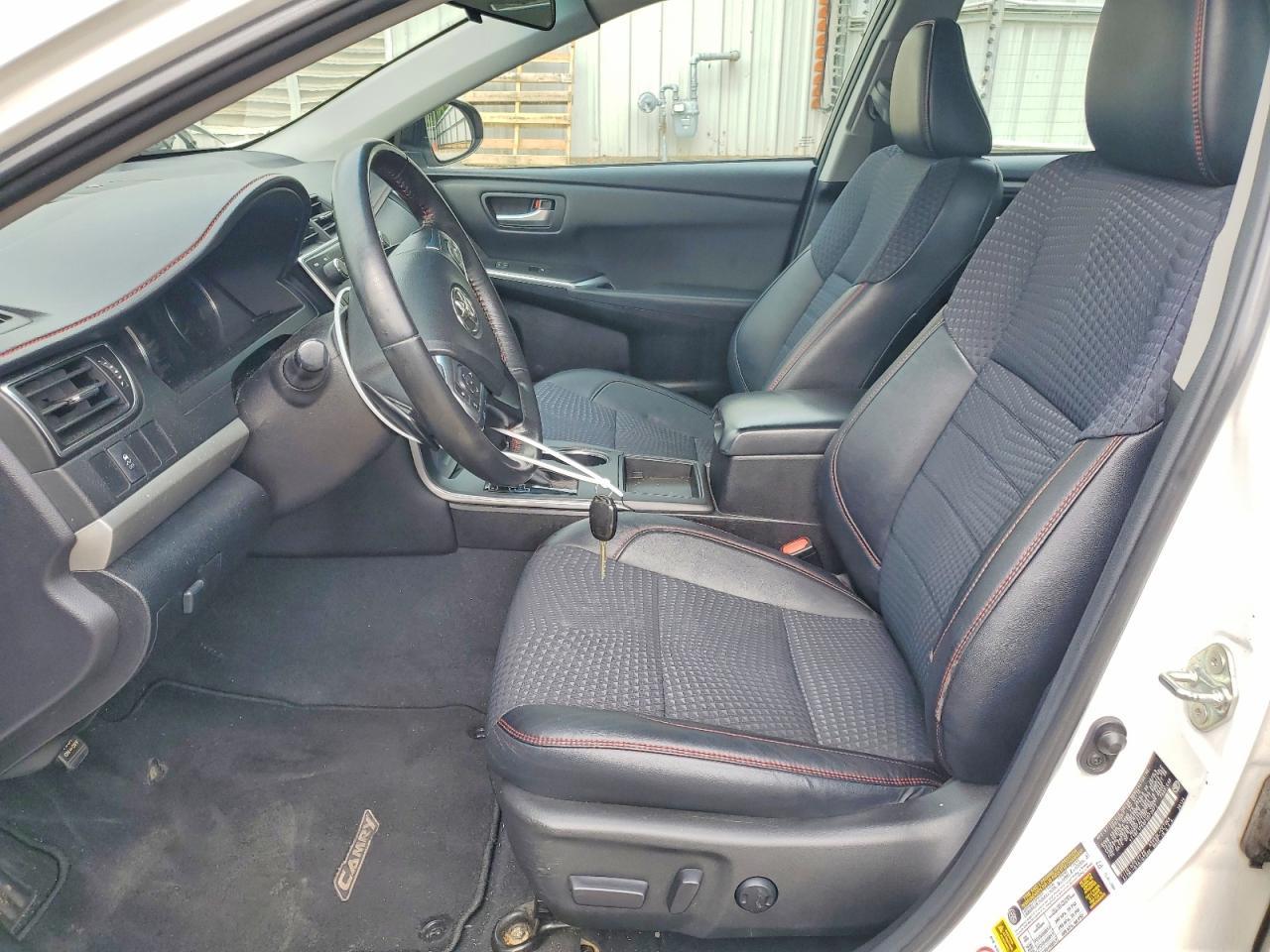 2015 Toyota Camry Se - Image 7
