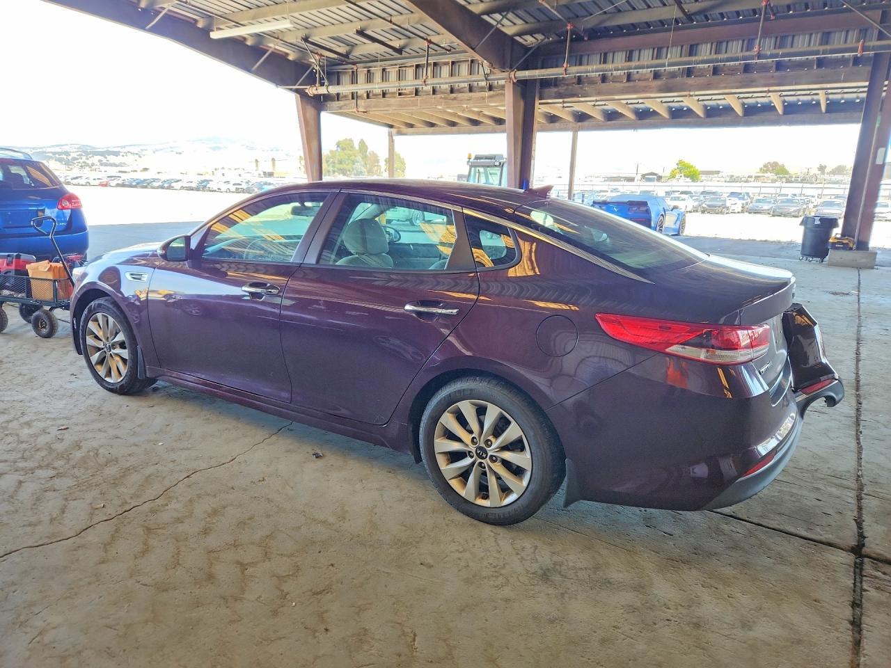 2018 Kia Optima Lx - Фото 2