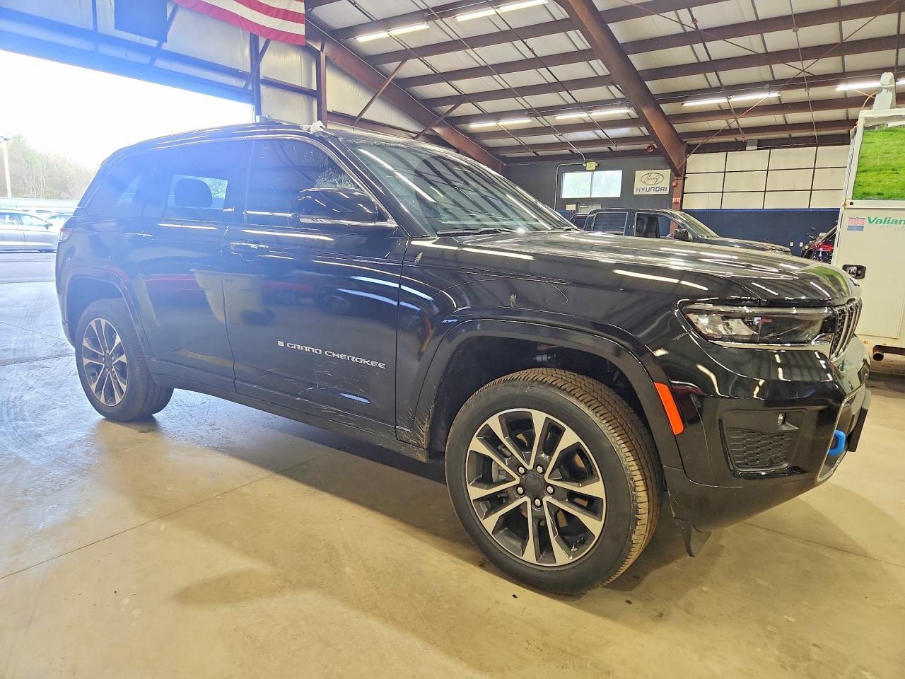 2024 Jeep Grand Cherokee Overland 4Xe - Фото 4