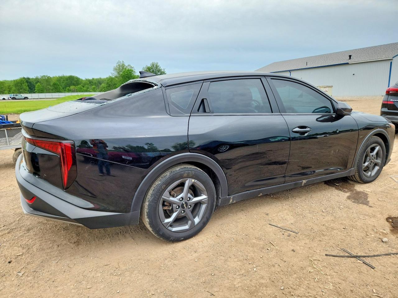 2025 Kia K4 Lxs - Image 3