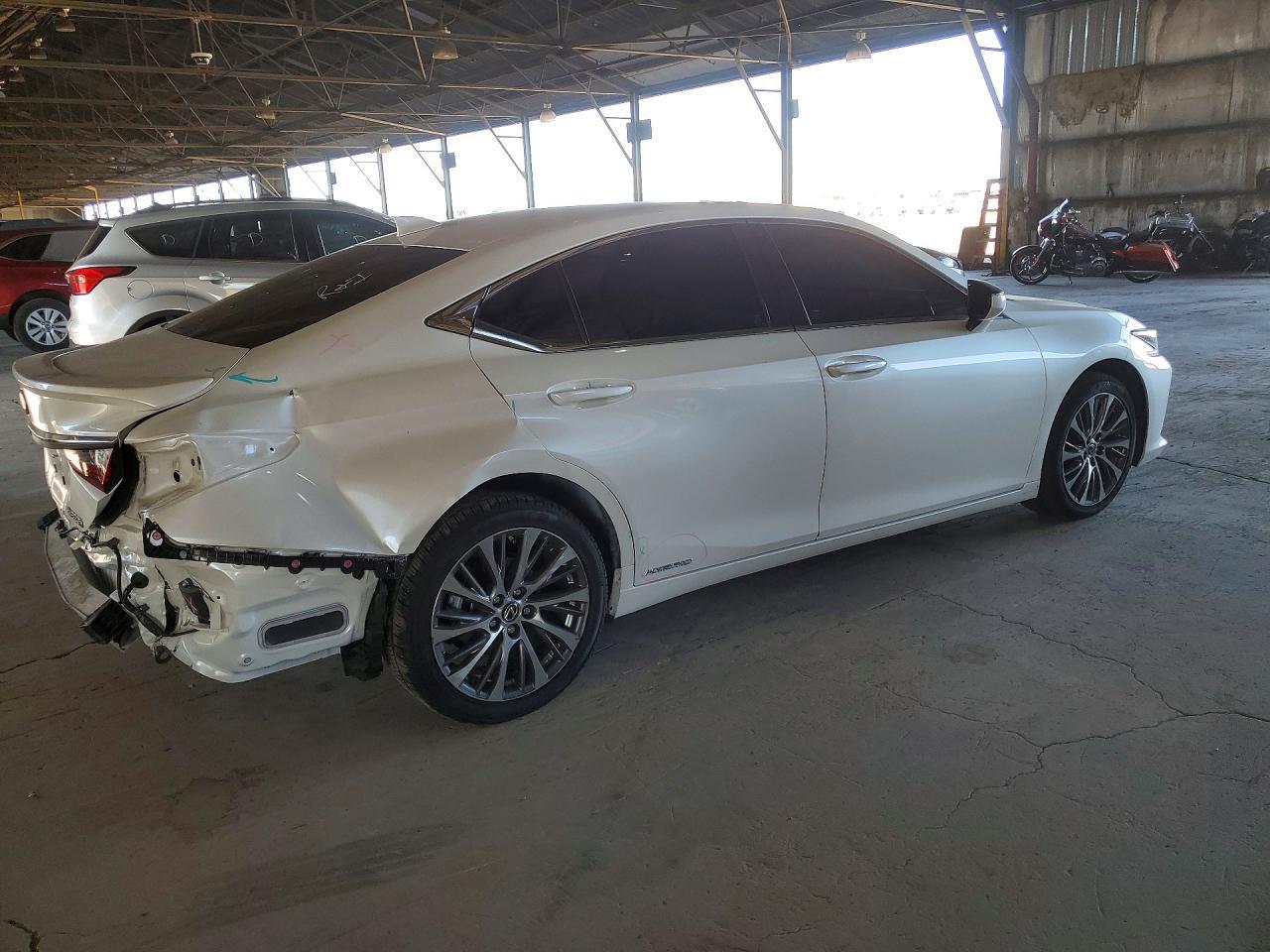 2019 Lexus Es 300H - Фото 3