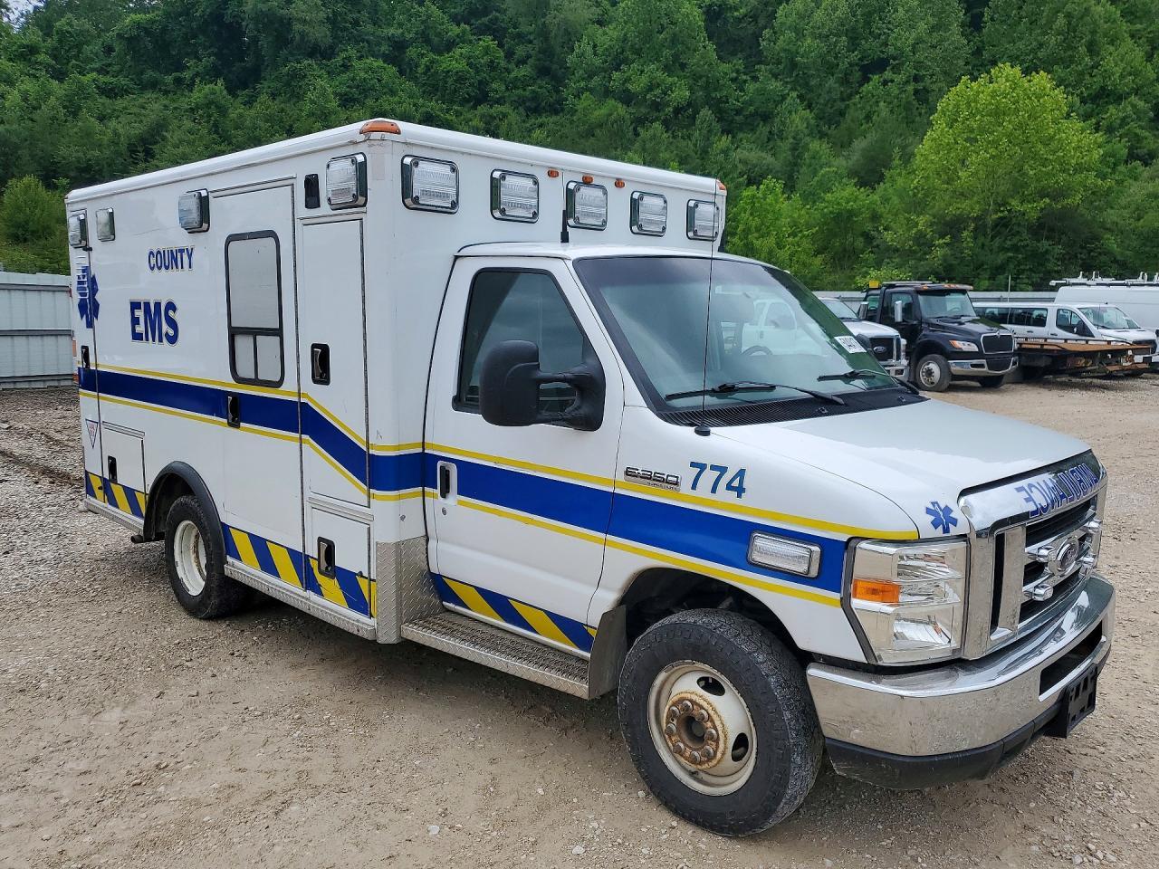 2018 Ford Econoline E350 Super Duty Cutaway Van - Фото 4