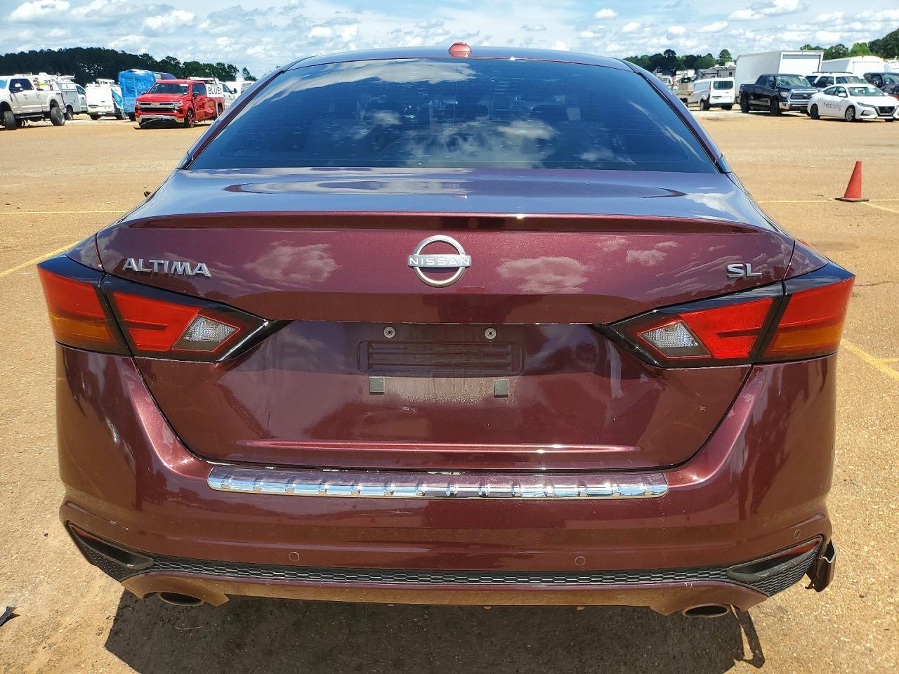 2023 Nissan Altima Sl - Image 6