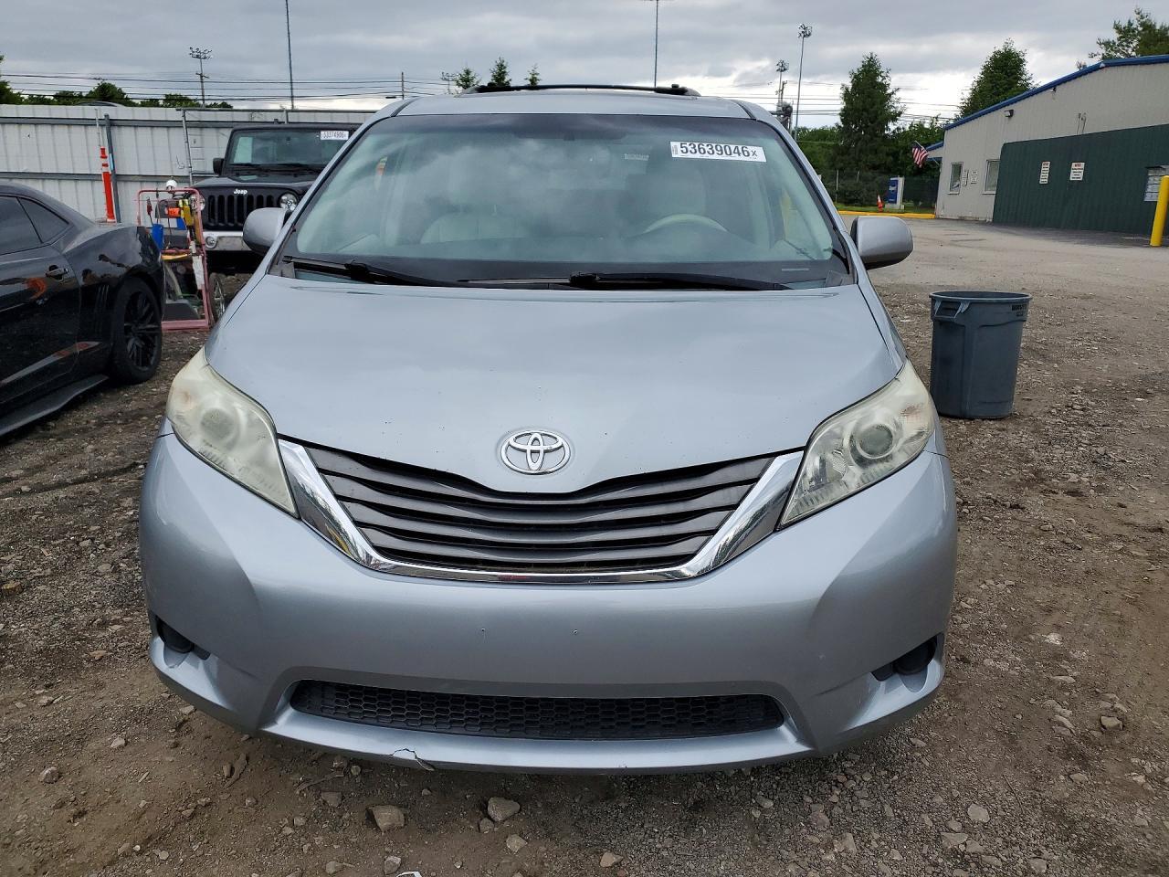 2014 Toyota Sienna Xle 7-Passenger - Фото 5