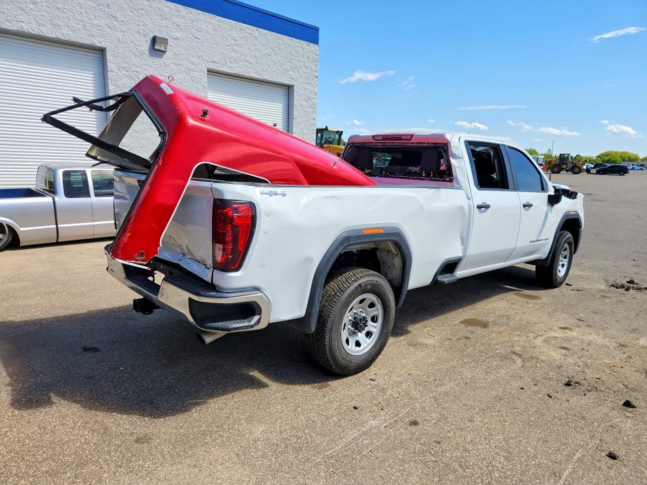 2024 GMC Sierra K3500 - Image 3