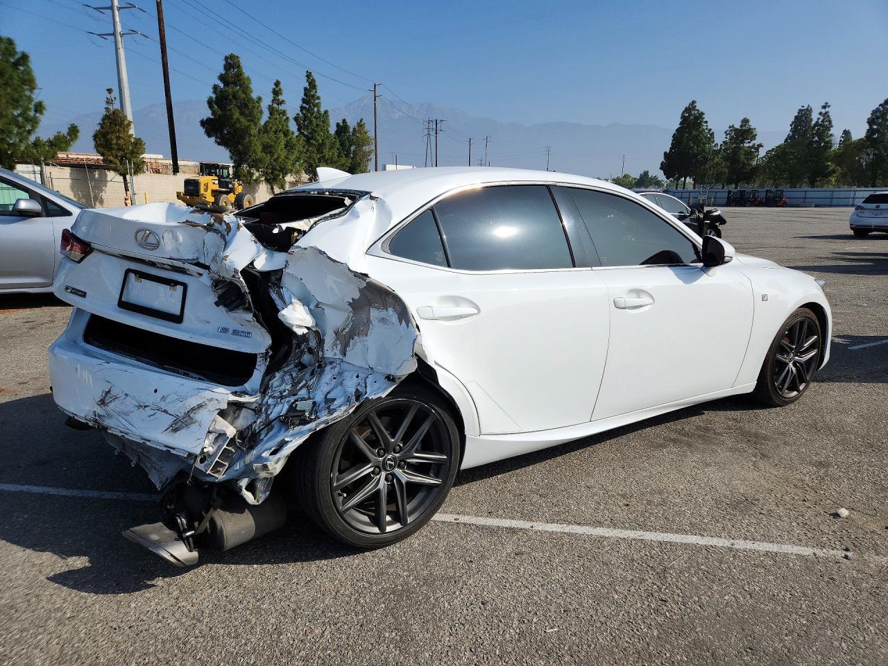 2019 Lexus Is 300 - Фото 3