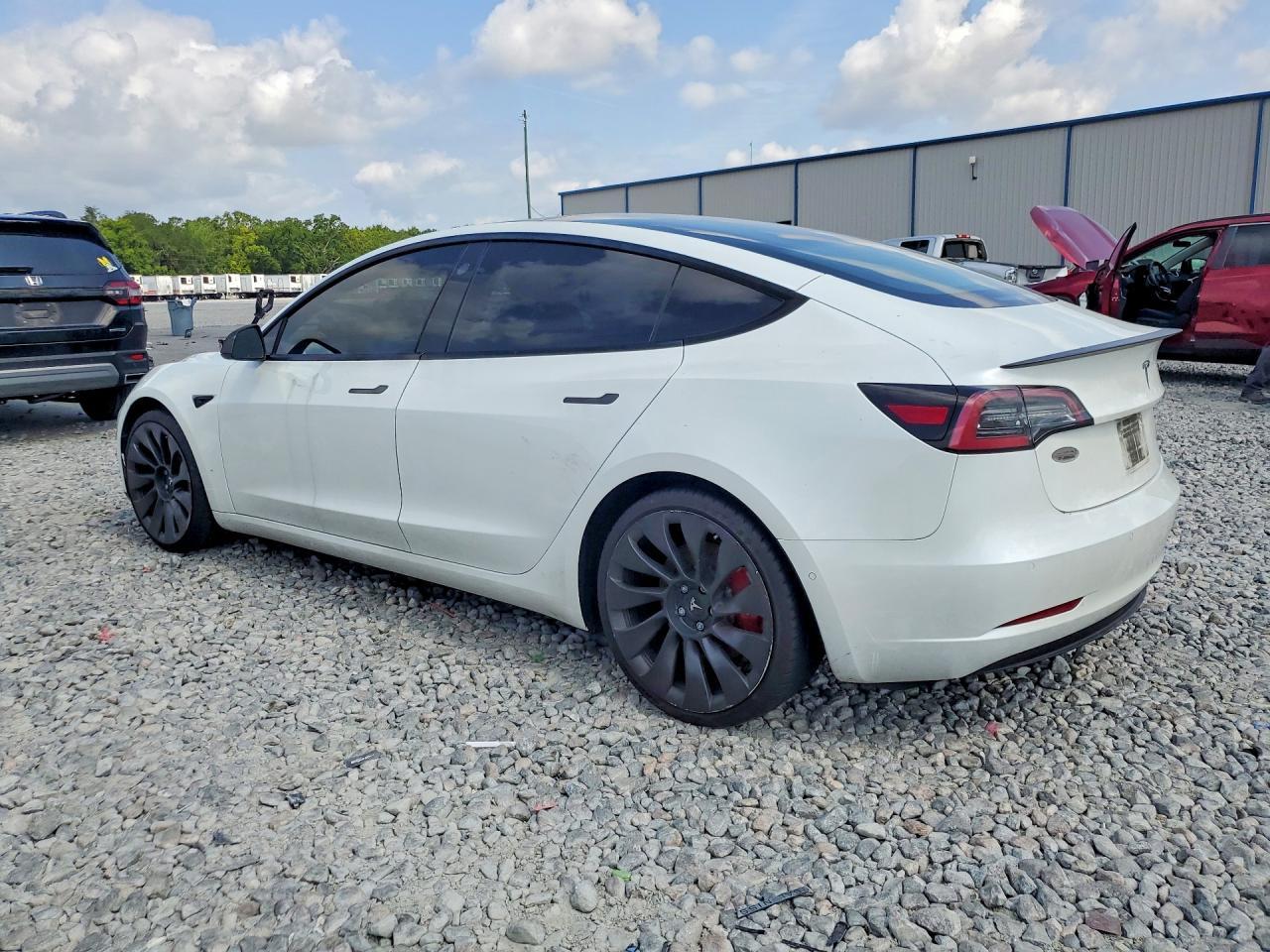 2022 Tesla Model 3 - Фото 2