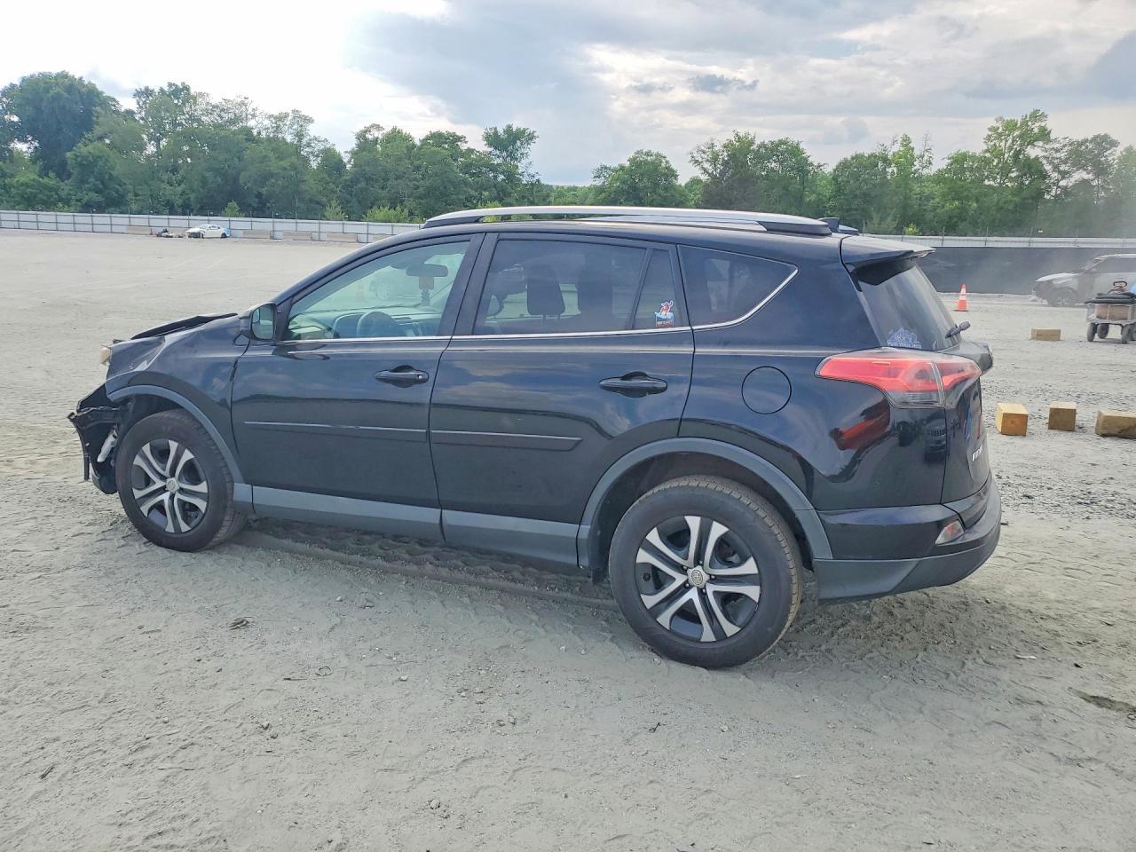 2017 Toyota Rav4 Le - Фото 2