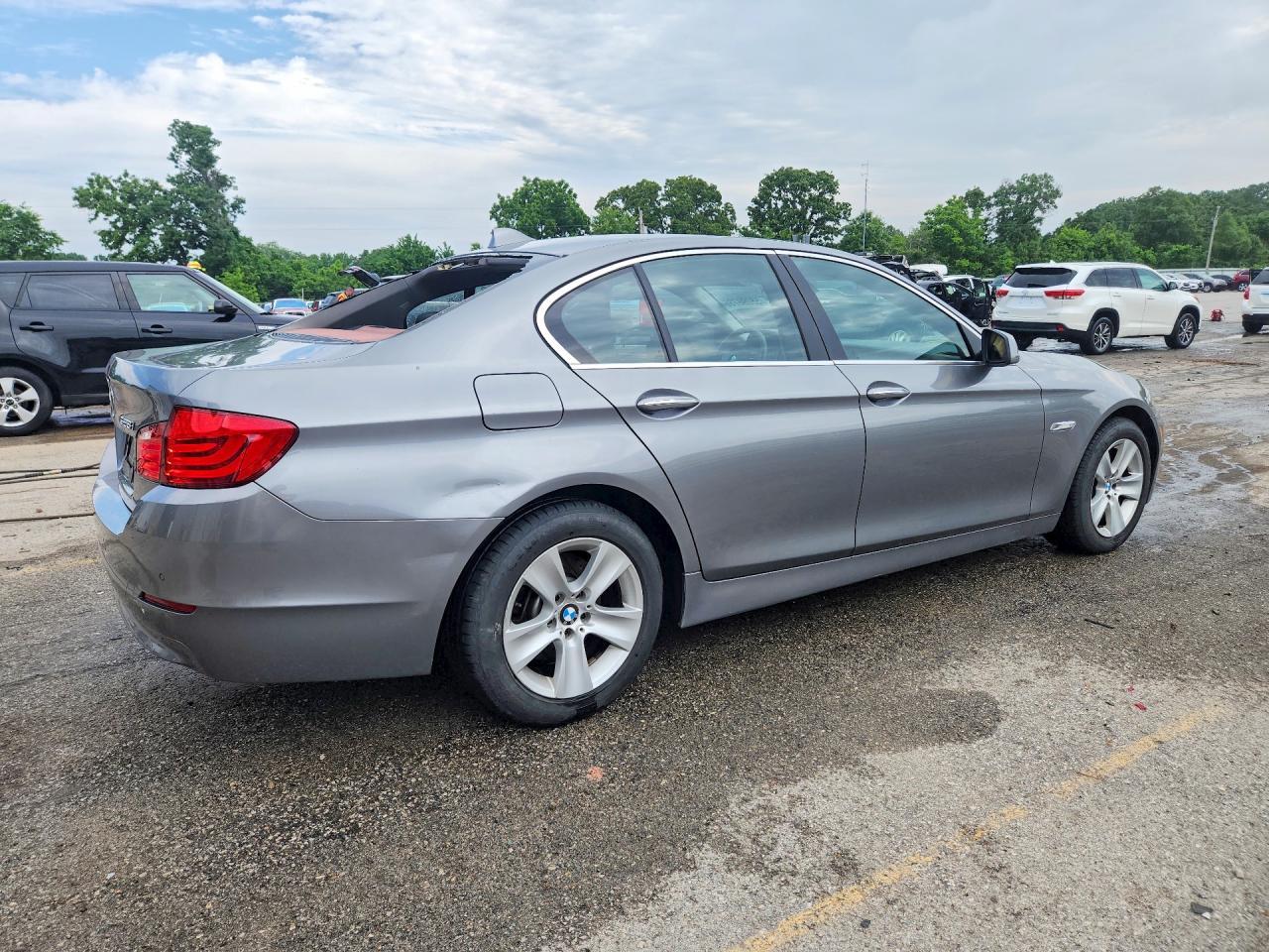 2013 BMW 528 Xi - Image 3