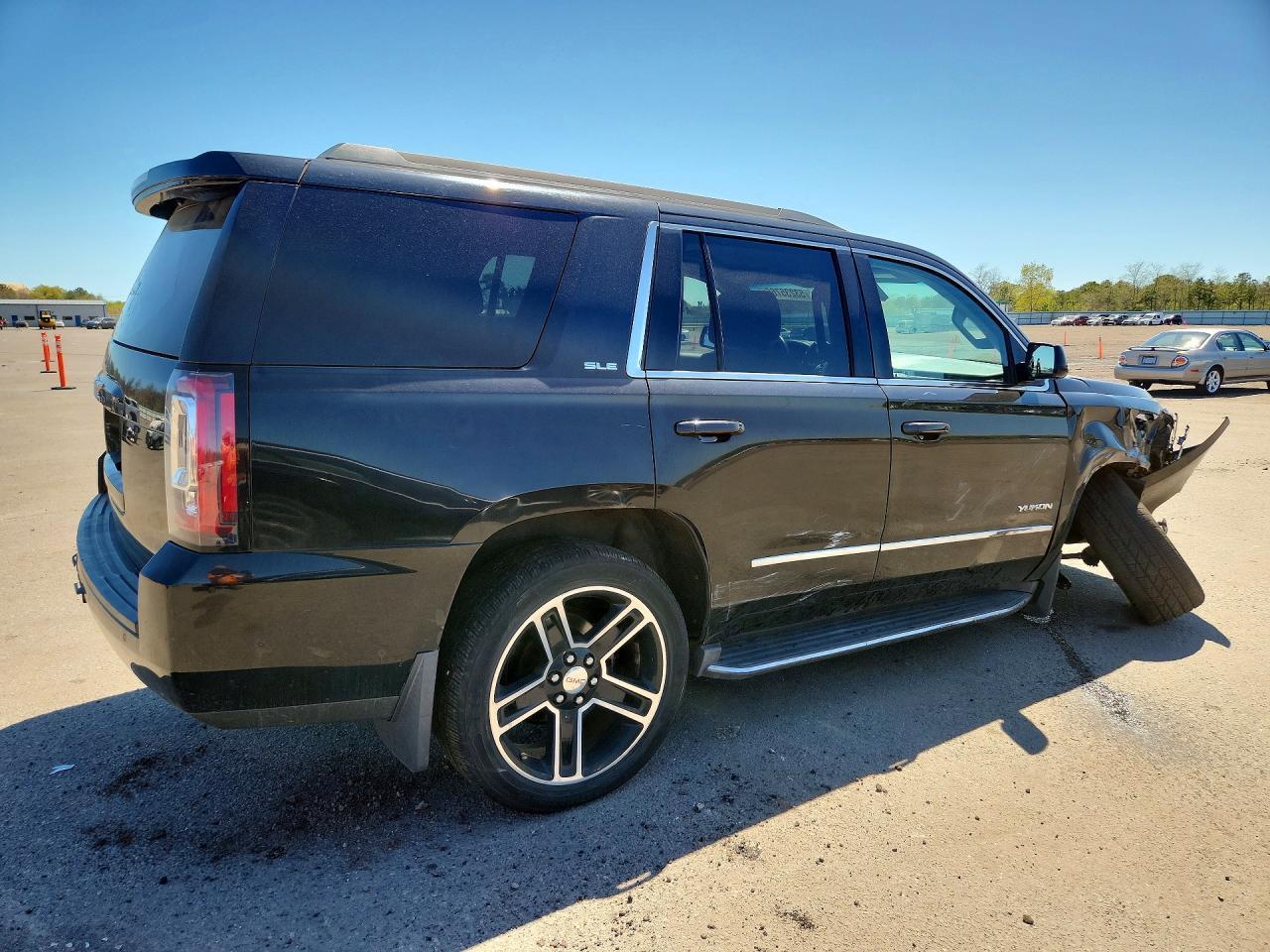 2016 GMC Yukon Sle - Фото 3
