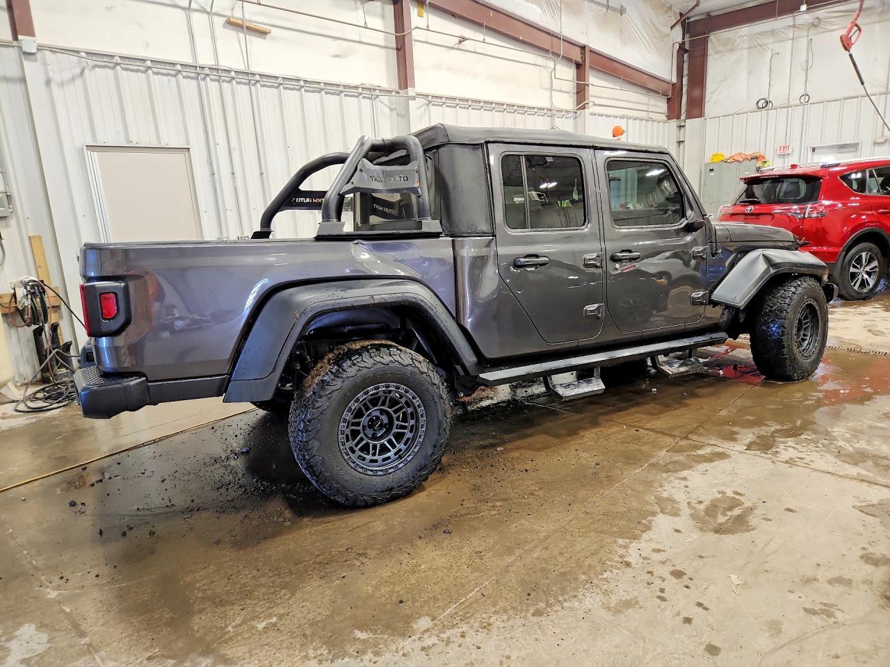 2020 Jeep Gladiator Sport - Фото 3