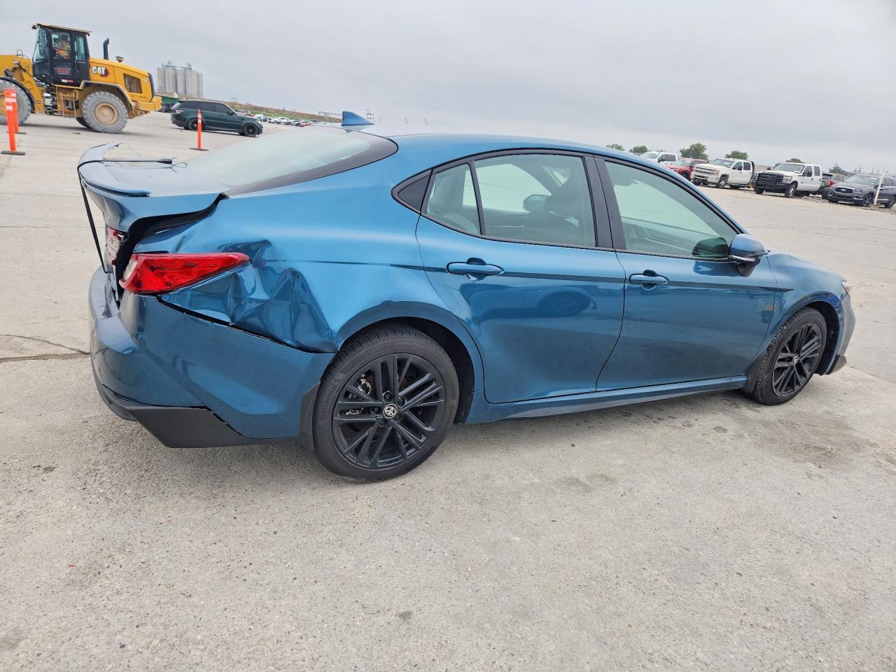 2026 Toyota Camry Se - Фото 3