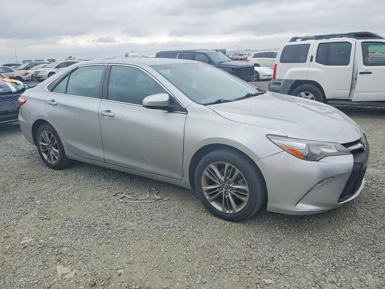 2016 Toyota Camry Se - Image 4