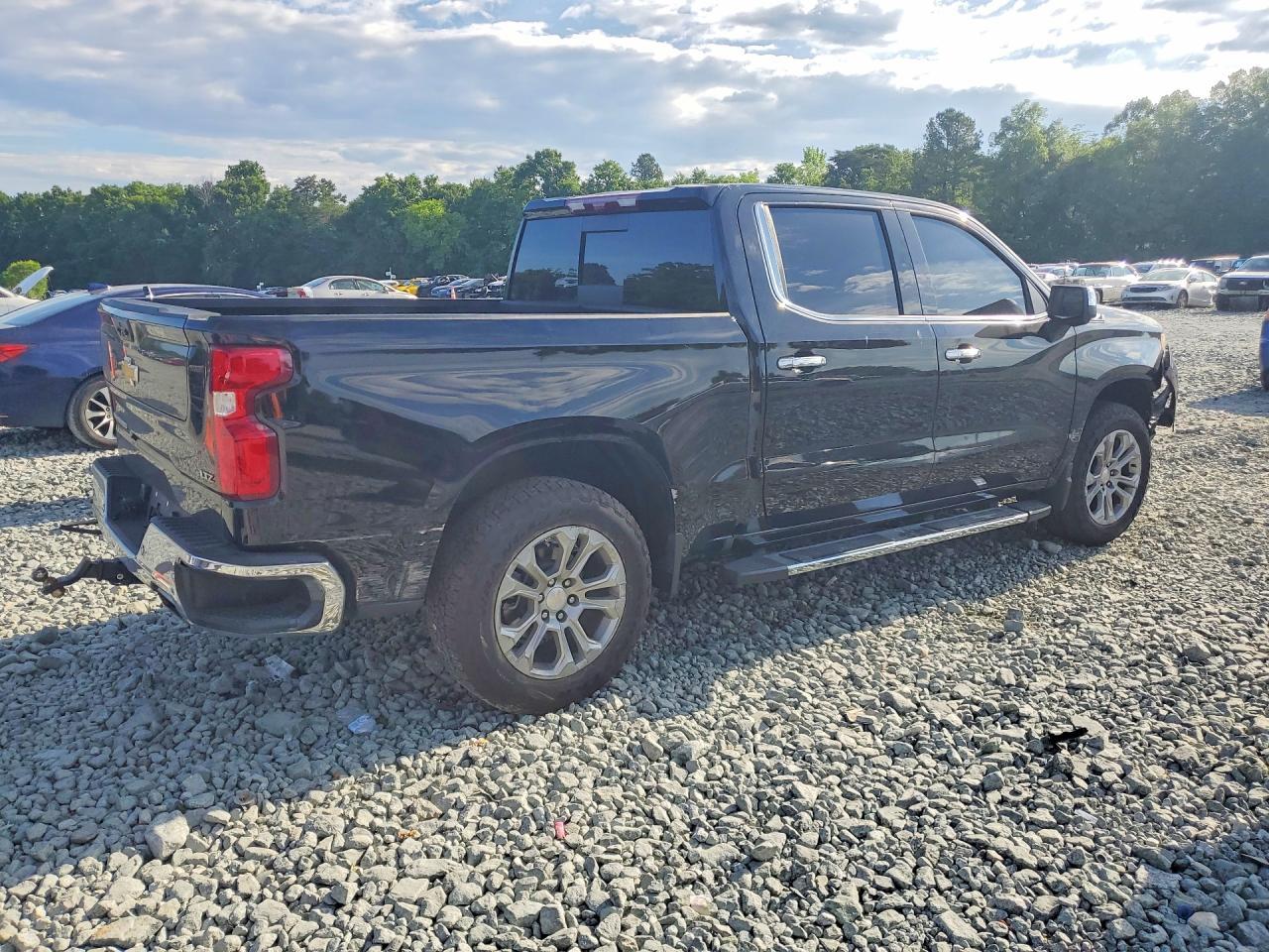 2024 Chevrolet Silverado K1500 Ltz - Image 3