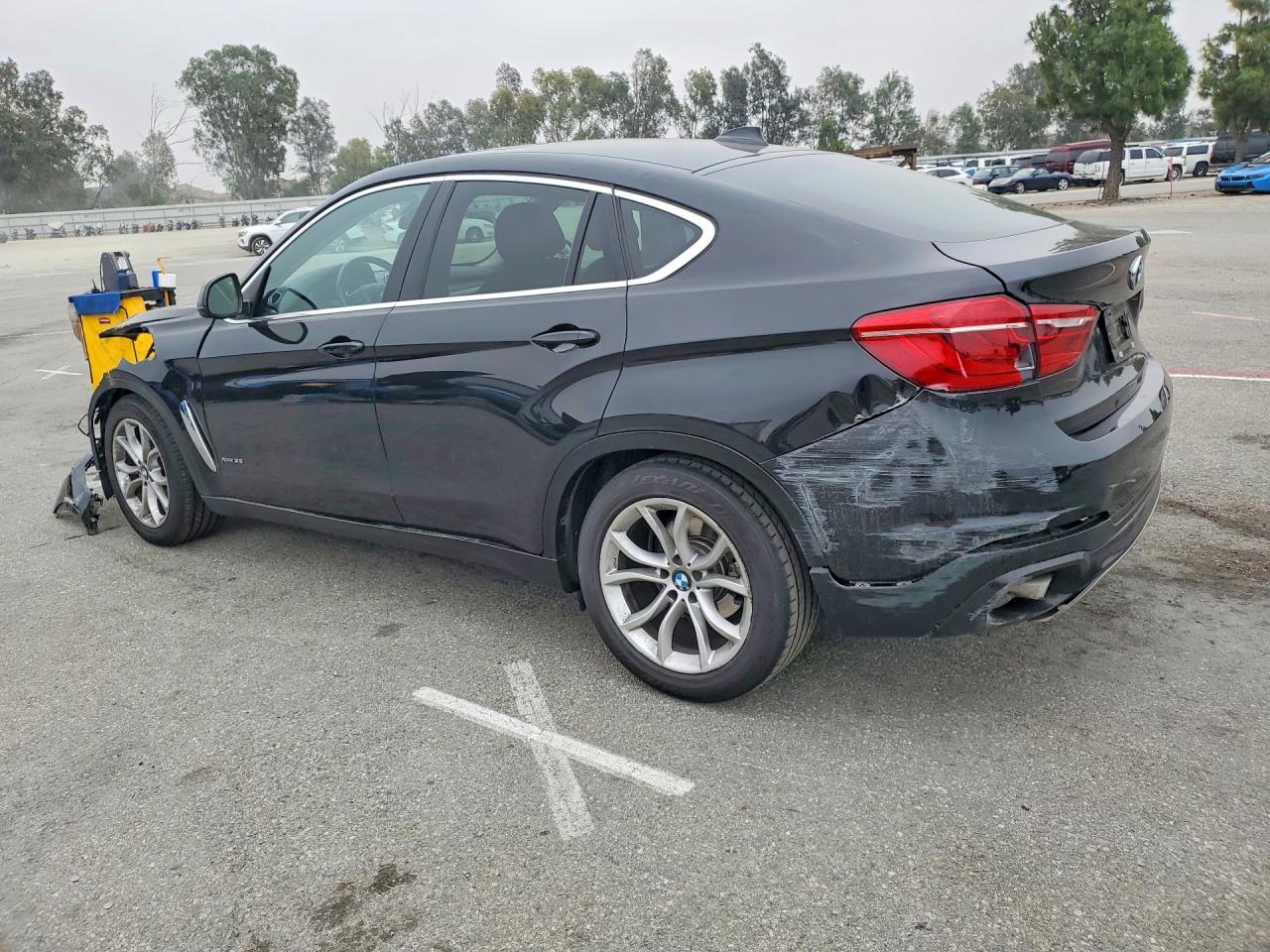 2015 BMW X6 xDrive35I - Фото 2