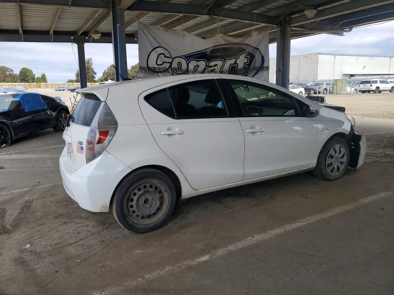2012 Toyota Prius C Three - Image 3