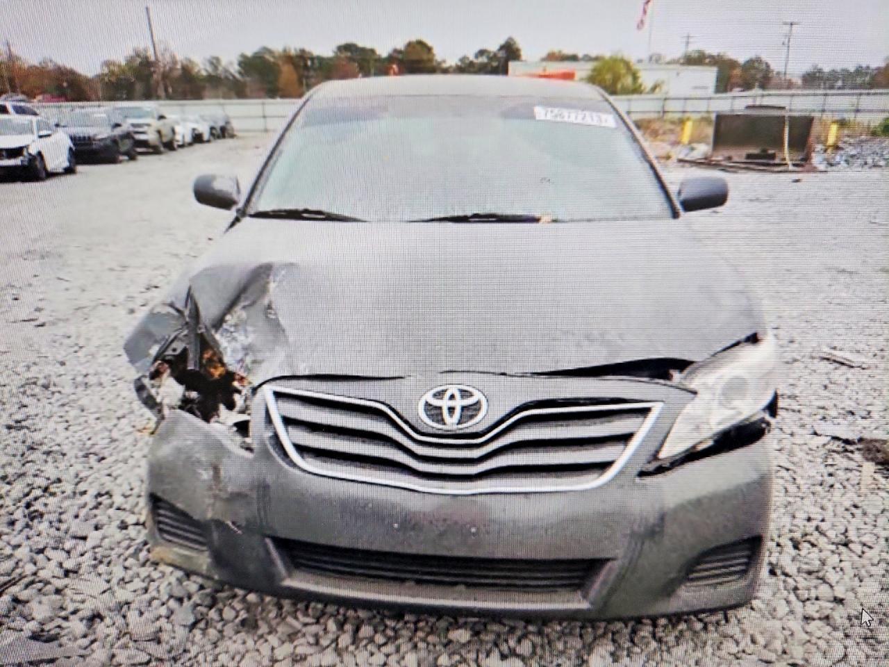2011 Toyota Camry Le - Фото 5