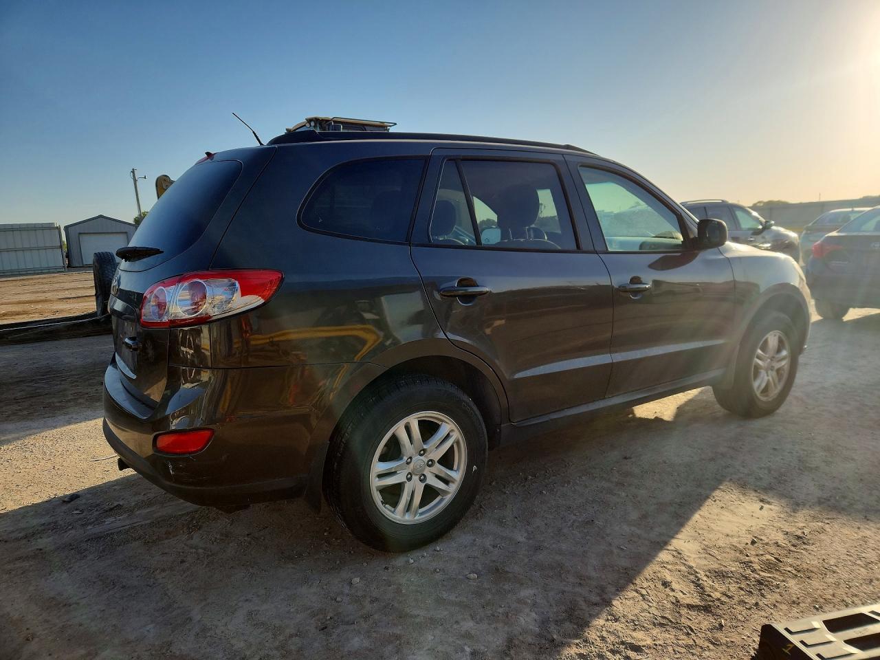 2012 Hyundai Santa Fe Gls - Image 3