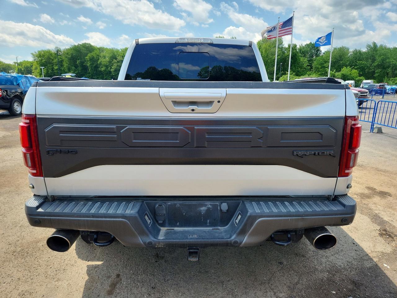 2017 Ford F150 Raptor - Фото 6