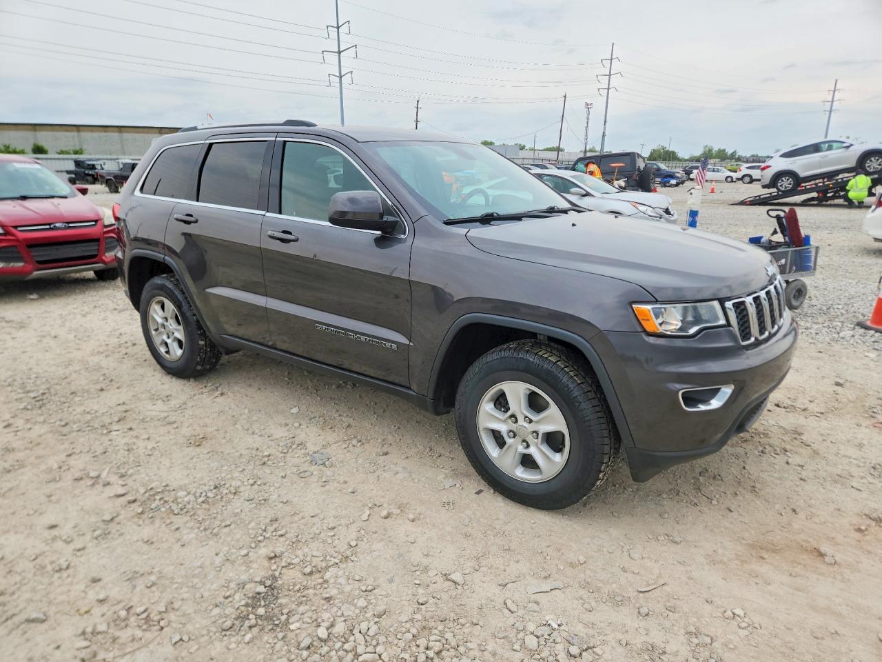 2017 Jeep Grand Cherokee Laredo - Image 4