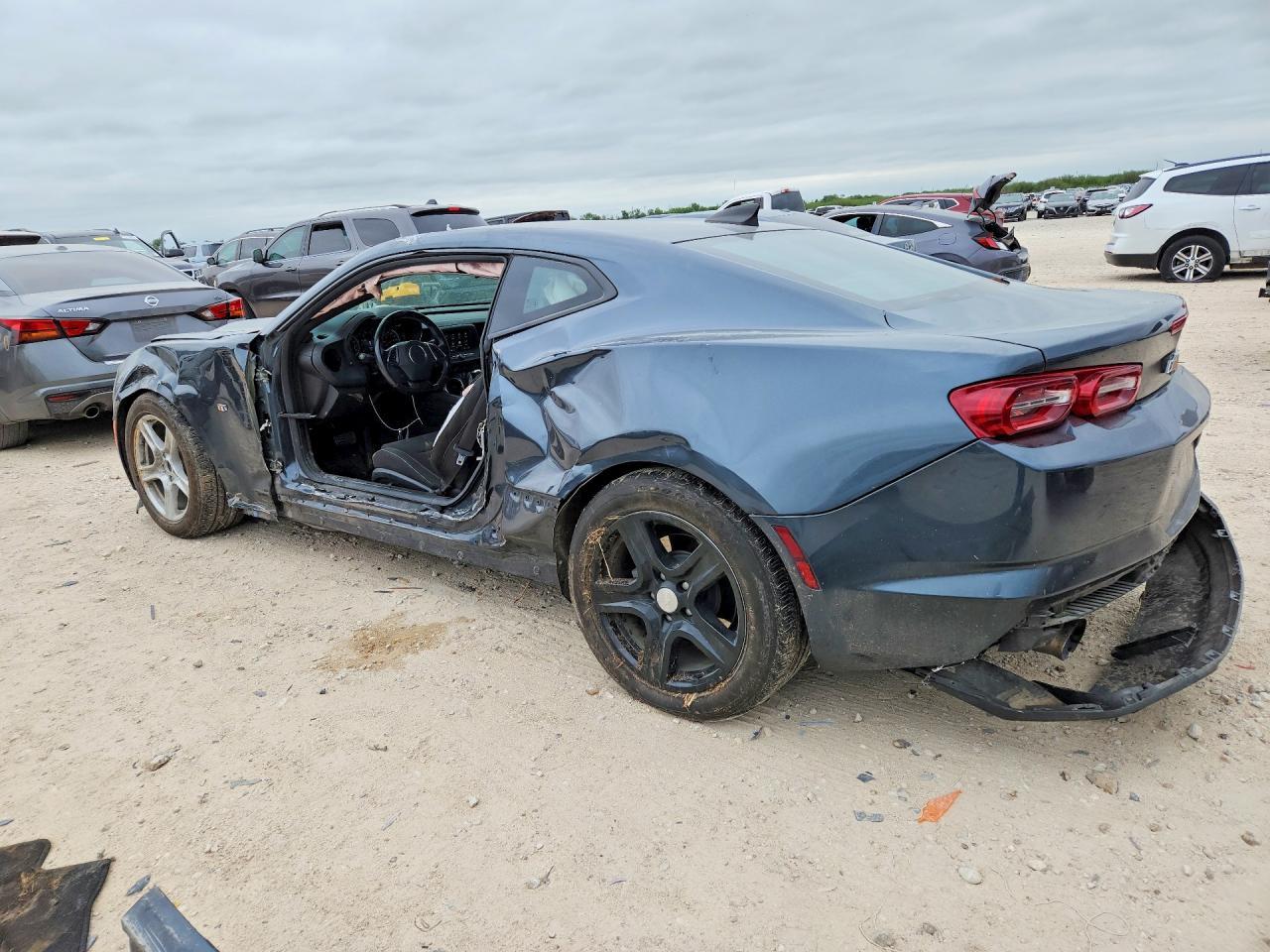 2023 Chevrolet Camaro Ls - Фото 2