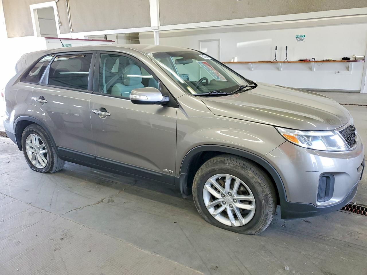 2014 Kia Sorento Lx - Image 4