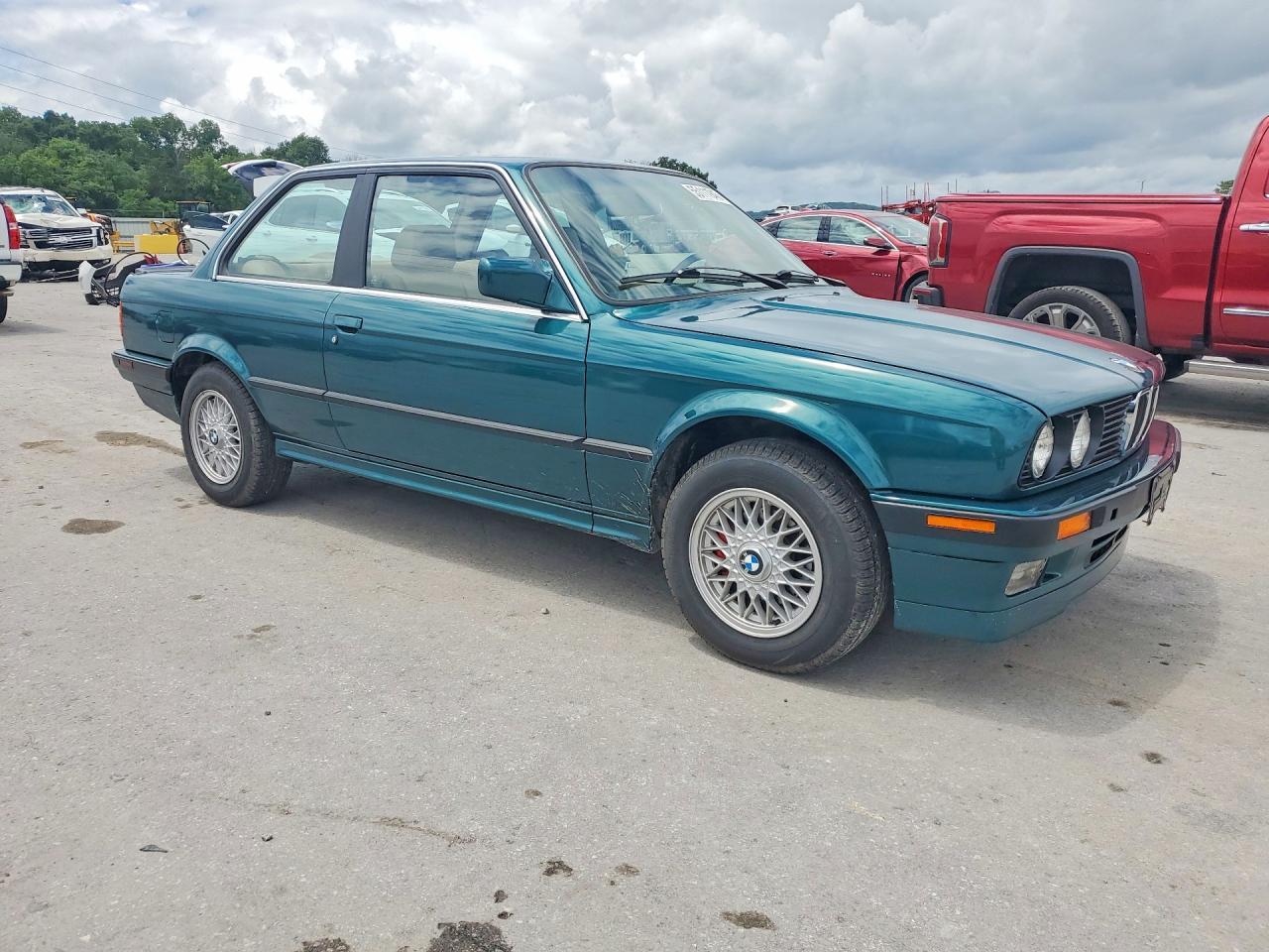 1991 BMW 325 I - Image 4