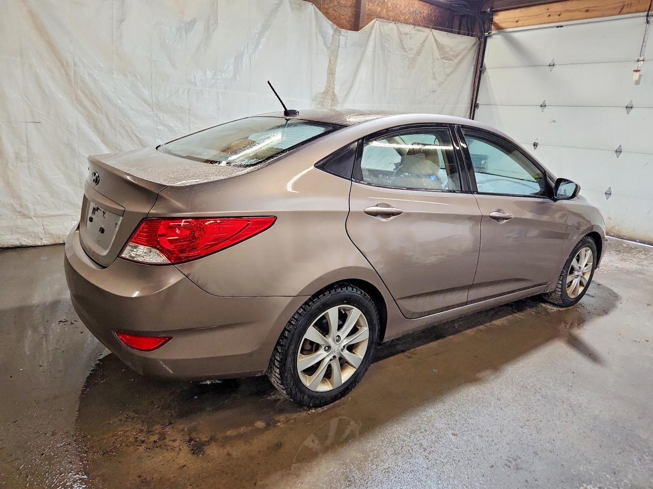 2013 Hyundai Accent Gls - Image 3