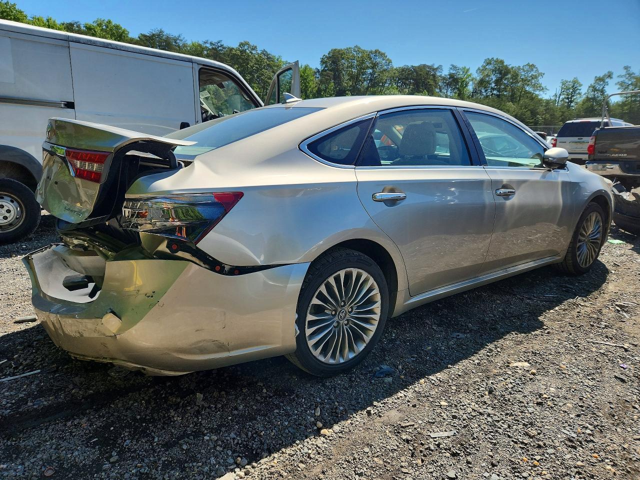 2017 Toyota Avalon Limited - Фото 3