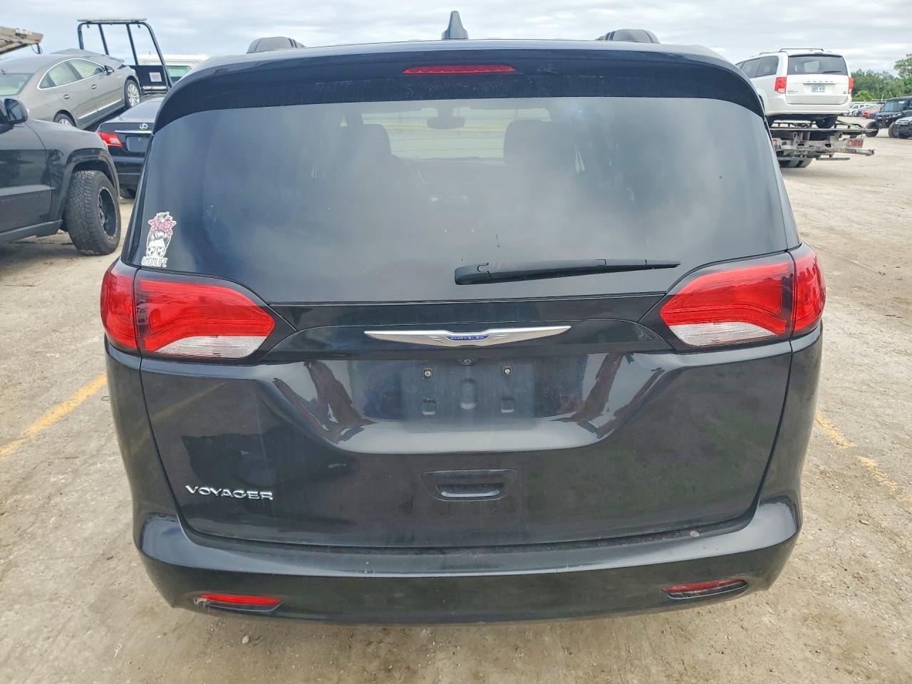 2020 Chrysler Voyager Lxi - Фото 6