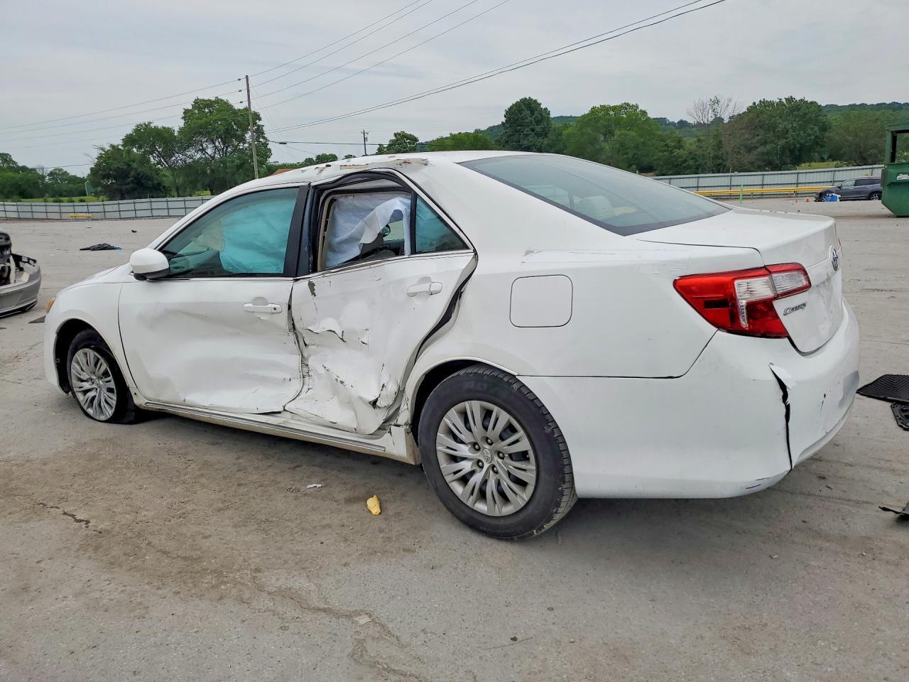 2012 Toyota Camry Le - Фото 2