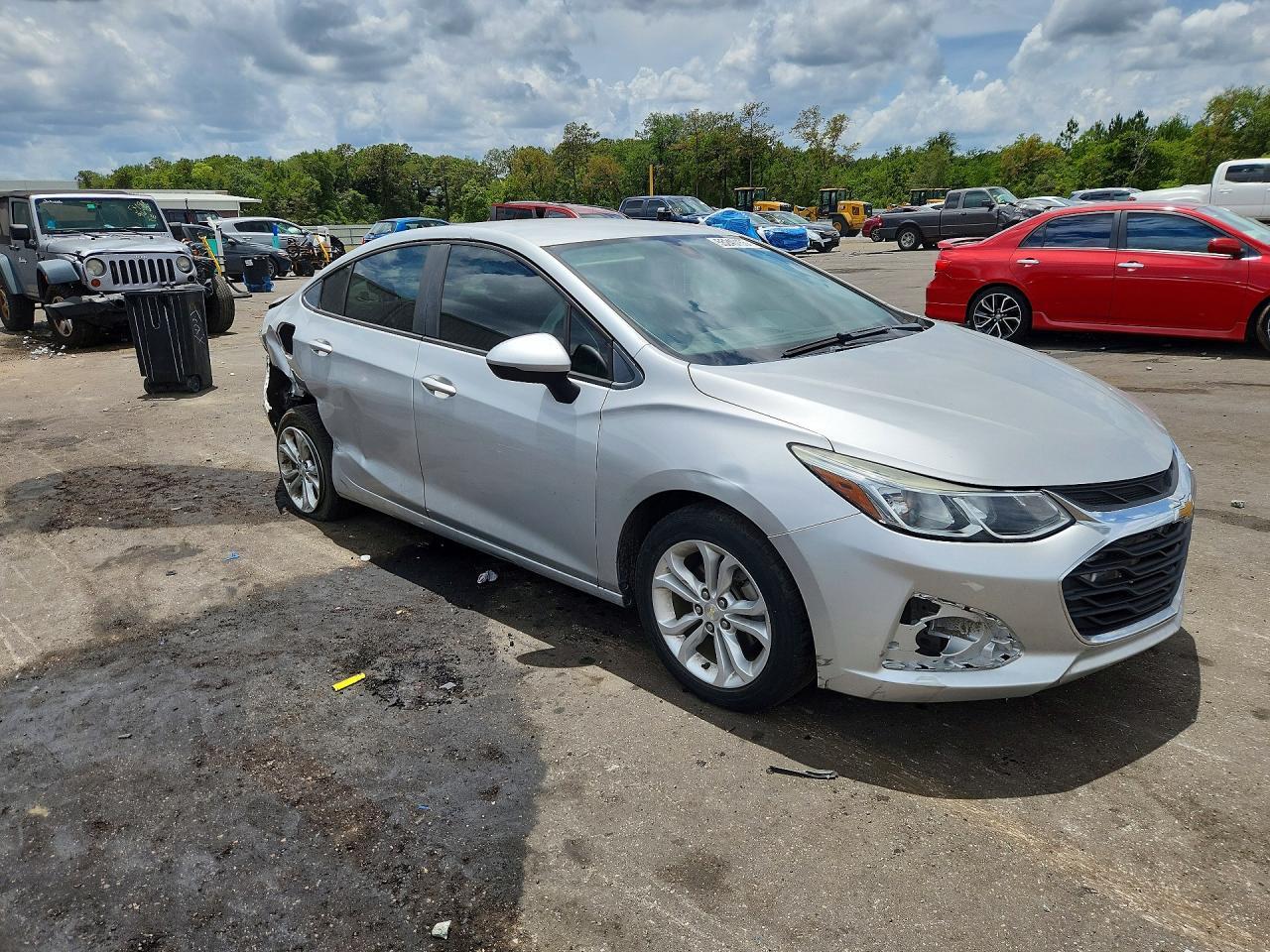 2019 Chevrolet Cruze Ls - Image 4