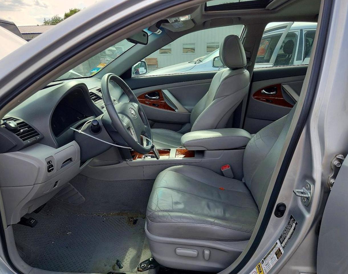 2010 Toyota Camry Xle V6 - Фото 7