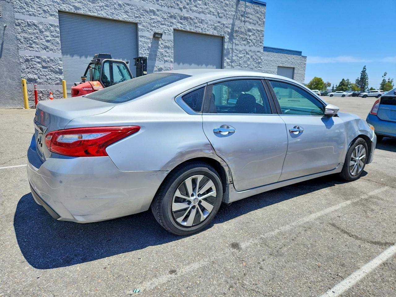2016 Nissan Altima 2.5 S - Фото 3