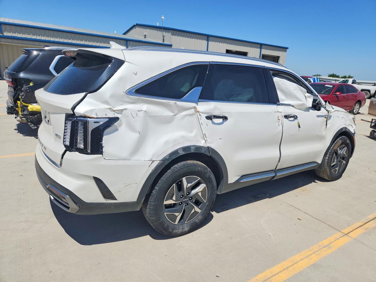 2022 Kia Sorento S - Image 3