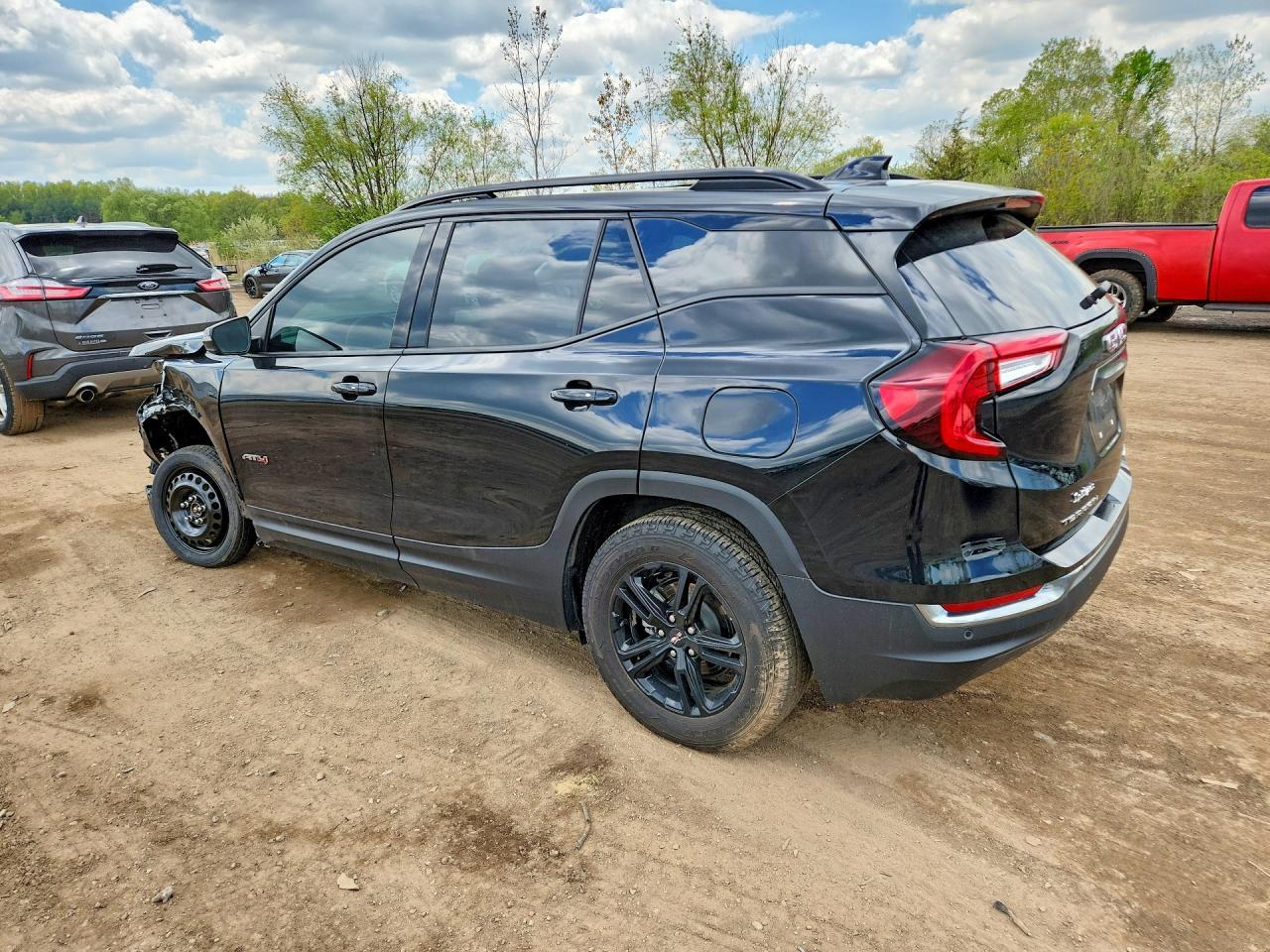 2024 GMC Terrain At4 - Фото 2