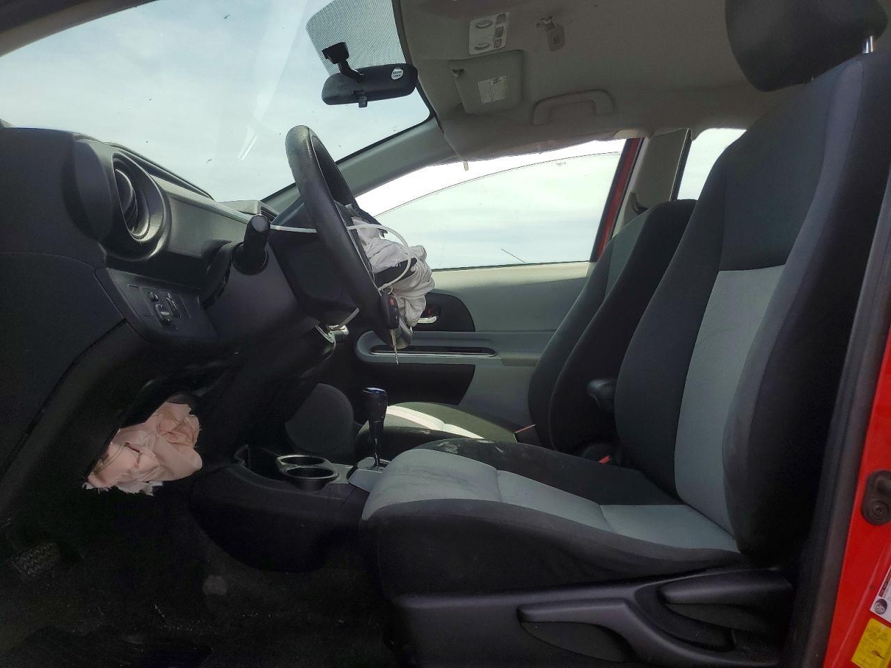 2014 Toyota Prius C Two - Фото 7