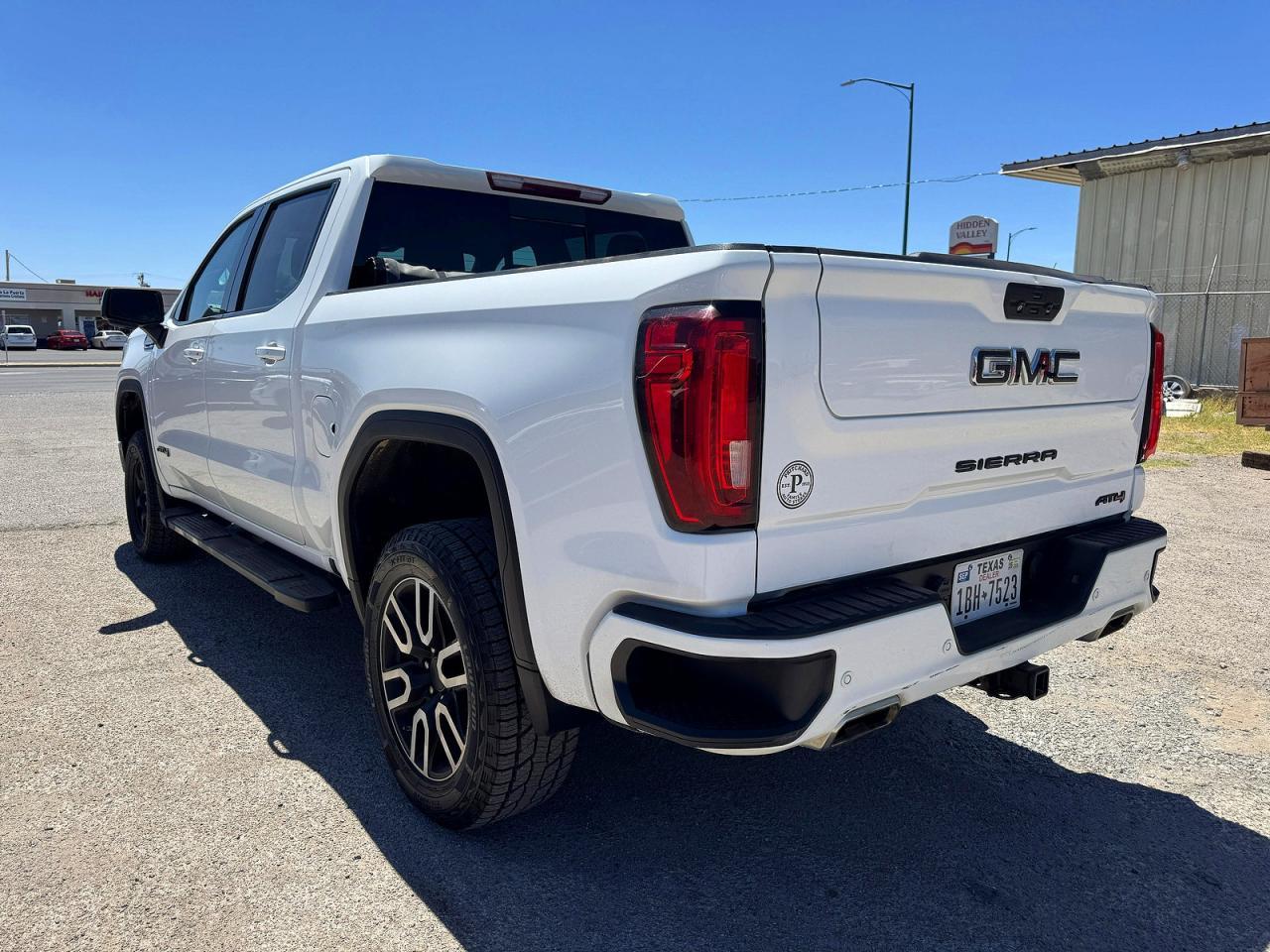 2020 GMC Sierra K1500 At4 - Фото 3