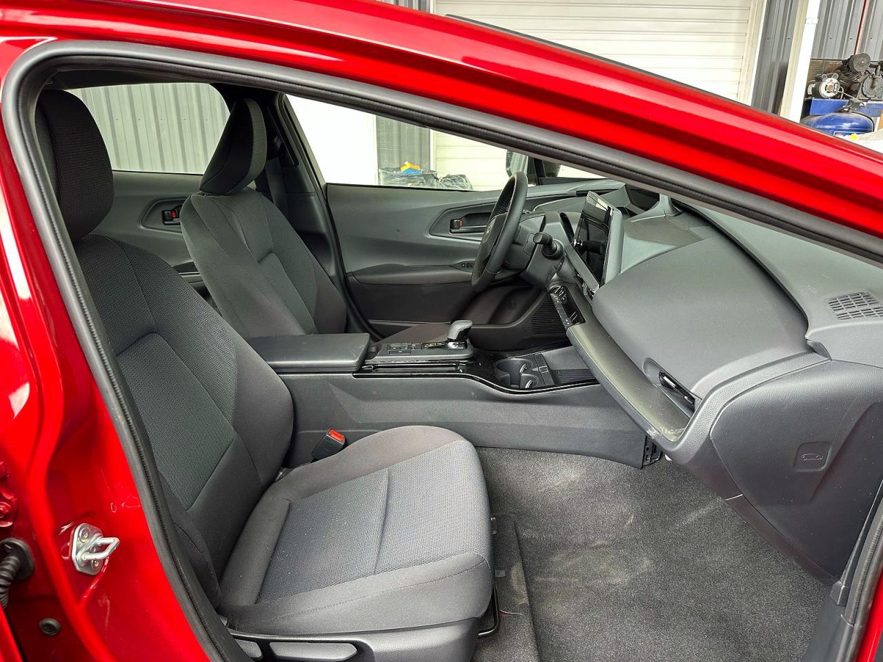 2025 Toyota Prius Le - Фото 5