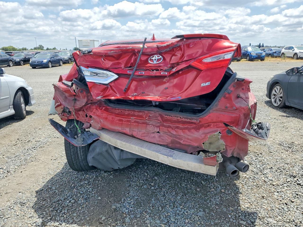 2019 Toyota Camry Se - Фото 6