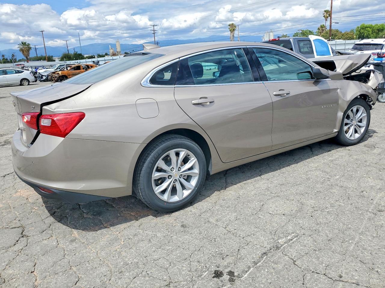 2025 Chevrolet Malibu Lt - Фото 3
