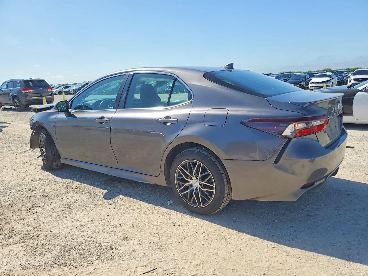 2023 Toyota Camry Se - Image 2
