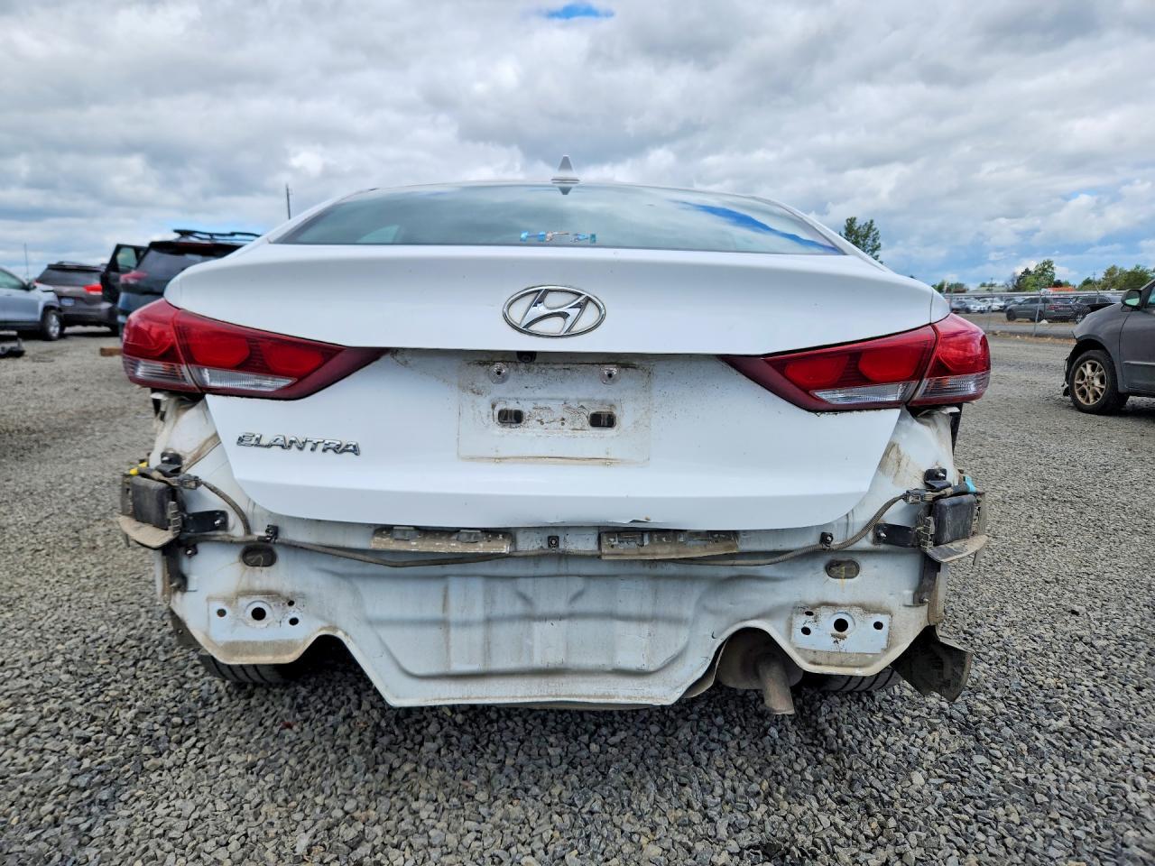 2018 Hyundai Elantra Sel - Image 6